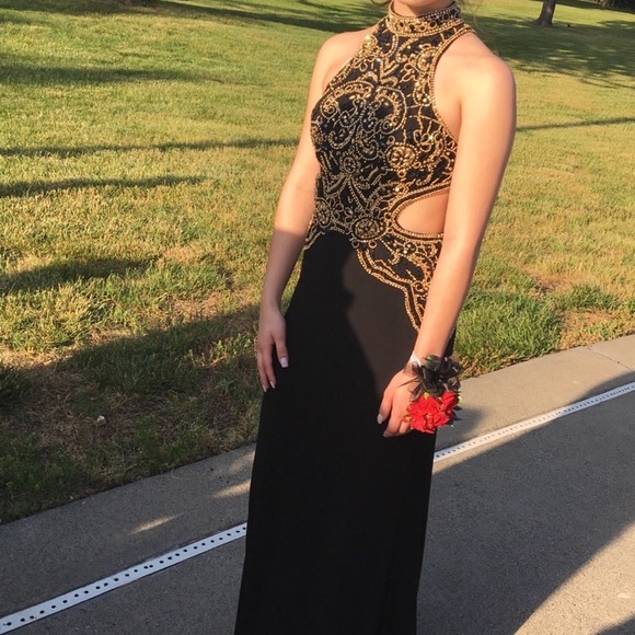 Sherri Hill Prom Dress - Picture 8 of 14